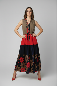 Vestido 3 Tiempos largo de algodón con bloques marrón rojo y falda azul con flores | Claudia Bertolero