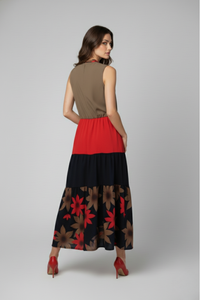 Vestido 3 Tiempos de algodón con bloques de color y falda estampada floral vista trasera | Claudia Bertolero