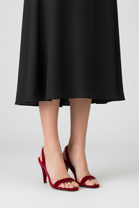 Sandalias Stella bordeaux de terciopelo con tira frontal y sujeción en talón | Claudia Bertolero