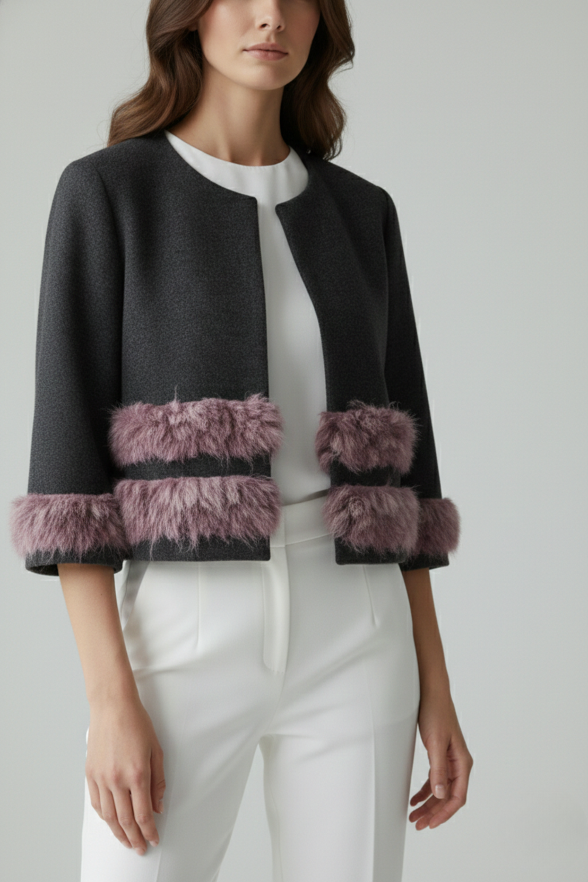 Detalle del bolero Kuellap con textura en alpaca morada y acabado sofisticado | Claudia Bertolero