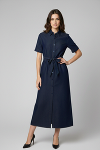 Vestido Campo tipo camisero en denim azul oscuro con silueta midi y mangas cortas | Claudia Bertolero
