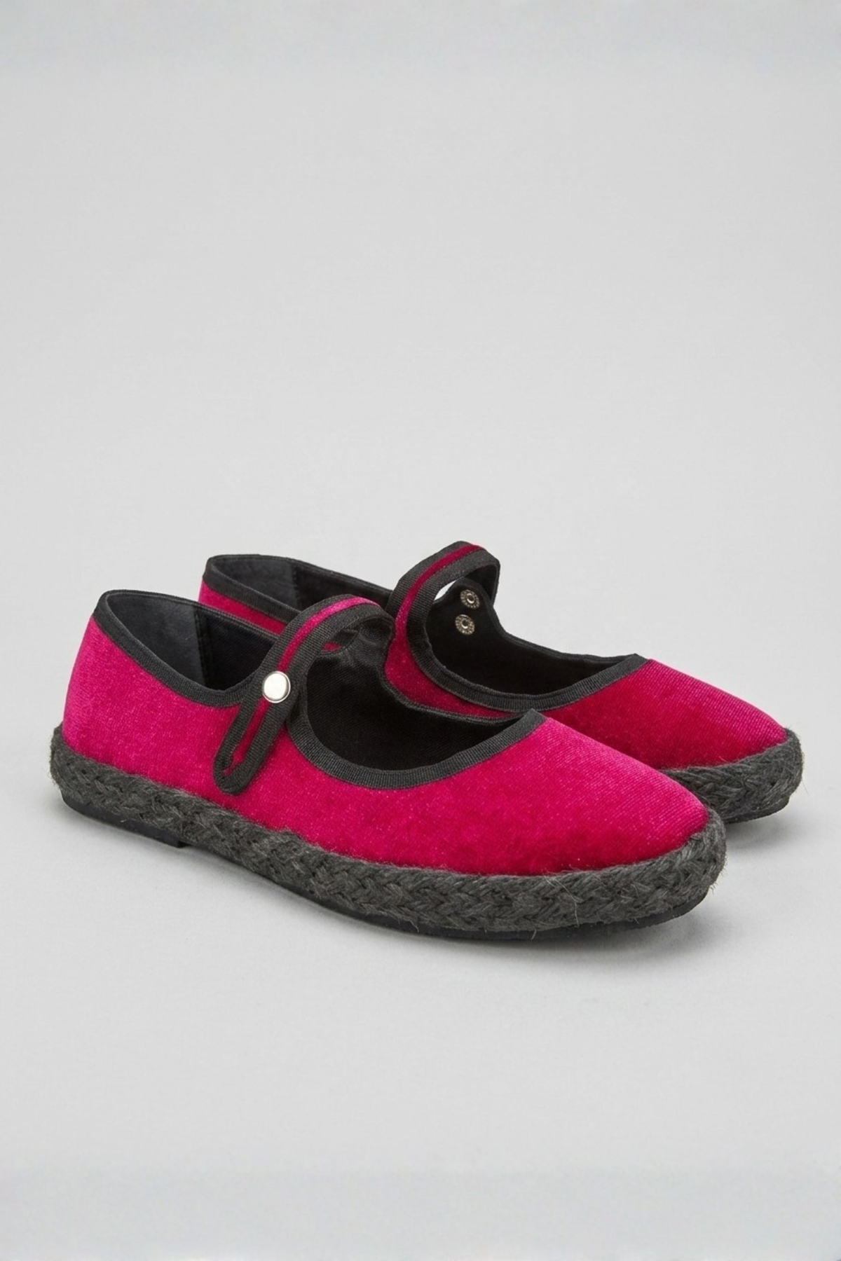 Zapatos Geppetto de terciopelo fucsia con doble broche | Claudia Bertolero