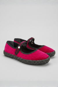 Zapatos Geppetto de terciopelo fucsia con doble broche | Claudia Bertolero
