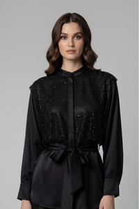 Blusa Stella de seda negra con panel de strass negro y cinturón a juego | Claudia Bertolero
