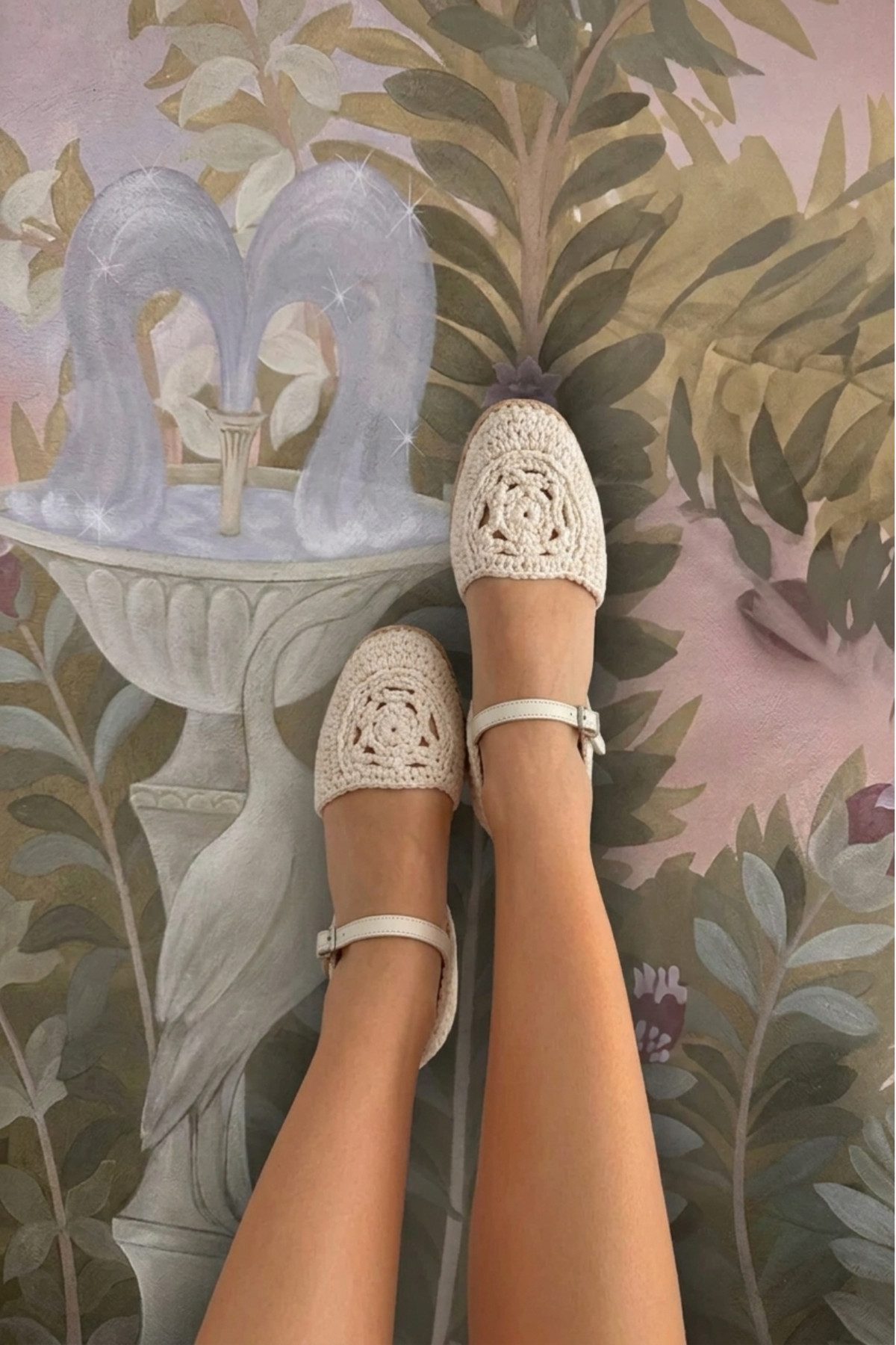 Sandalias St. Tropez de crochet con tira de cuero y hebilla en el tobillo | Claudia Bertolero
