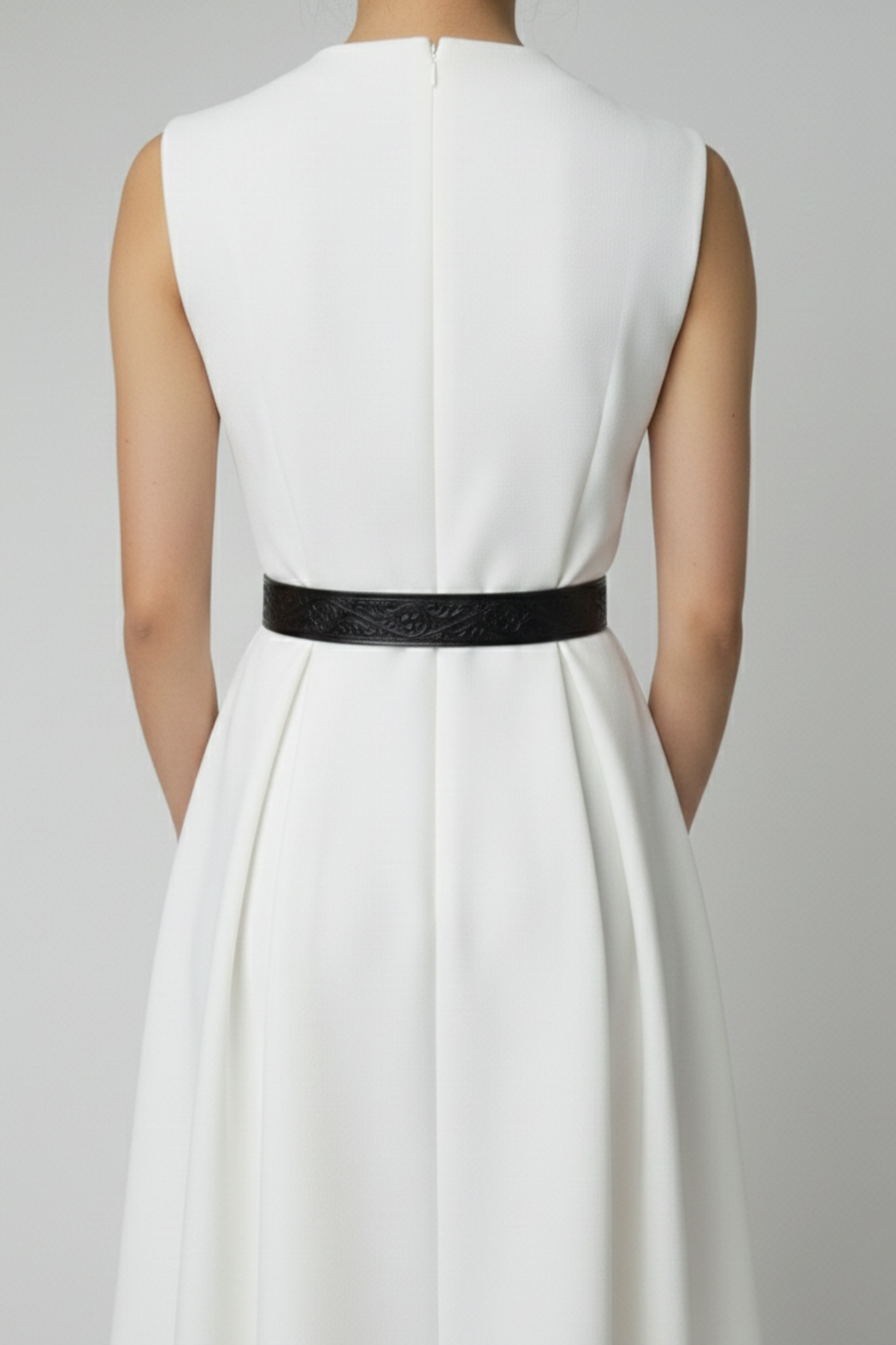 Vista posterior del cinturón Mónica negro de Claudia Bertolero con diseño en cuero de talabartería | Claudia Bertolero