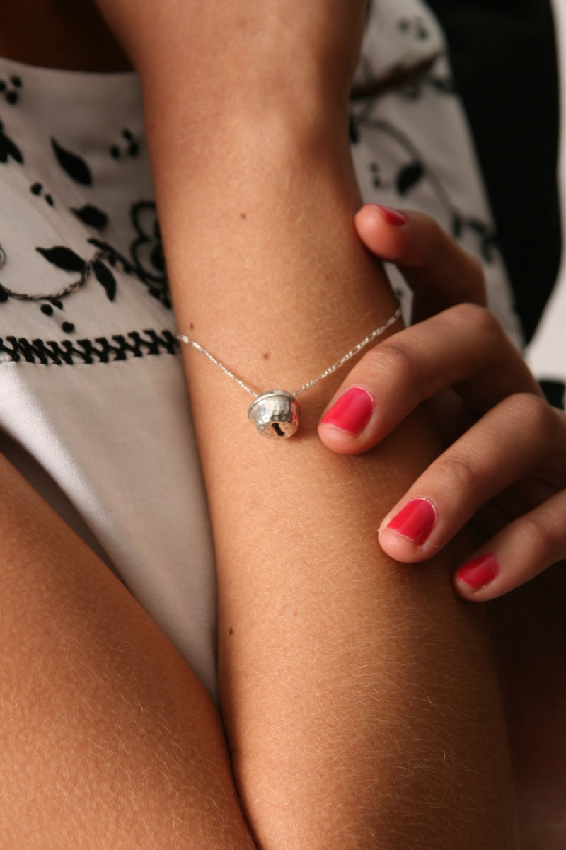 Brazalete Cascabel en Plata 950 - Elegancia en Movimiento
