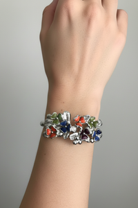 Brazalete trébol de plata 950 con cuatro gemas naturales y diseño elegante ajustable | Claudia Bertolero