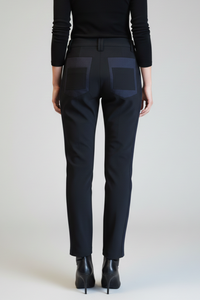 Pantalón moderno con diseño texturizado que estiliza la silueta | Claudia Bertolero
