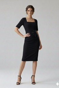 Vestido Daniela negro midi en drill stretch con escote cuadrado y aplicación de encaje en la cintura | Claudia Bertolero