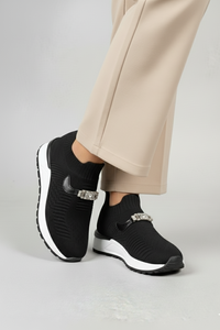 Zapatillas Misha negras casual chic sin cordones con suela blanca | Claudia Bertolero