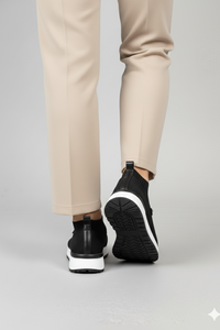 Zapatillas Misha negras slip on con strass italiano y suela de goma | Claudia Bertolero